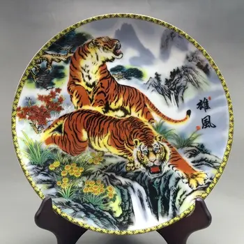 Kinijos famille rose porceliano rankomis dažyti du tigrai-plokštės (qianlong ženklas) namų puošybai patiekalas plokštė
