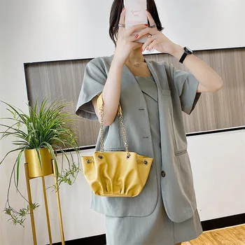 2020 metų vasaros naują maišelį moterų mados dizaino aukštos kokybės PU odos grandinės kietas kibirą, maišą plisuotos vientisos spalvos peties rankinę