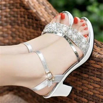 Vasarą naujas stilius sandalai moterų storio šviesus odinis aikštė su moterų batai auksas, sidabras žodis sagtis su ponios batai