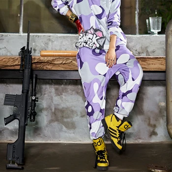 Pavasarį moterų nauja violetinė kamufliažas grafiti spausdinimo didelis haremo kelnės laukinių kojų kelnės hip-hop ' o kelnės moterims