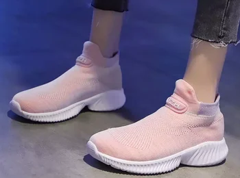 Sportbačiai moterims 2020 m. Rudenį naujų kvėpuojantis tingus batų moterys plaukioja mezgimo sporto atsitiktinis veikia vienas žingsnis šviesos kojinės batai
