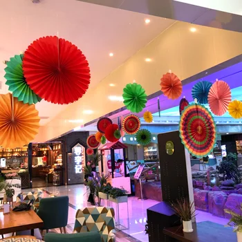 Šalis dekoro išdėstymas kabantys papuošalai prekybos centro, vaikų darželio koridoriaus klasėje aplinkos fono popieriaus ventiliatorius vestuvių dekoras