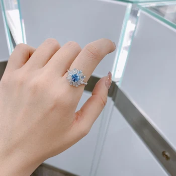 QSJIE Aukštos kokybės SWA, ryškiai mėlynos spalvos chrizantemų, madingi ir madinga panele žiedas Žavinga mados juvelyrika